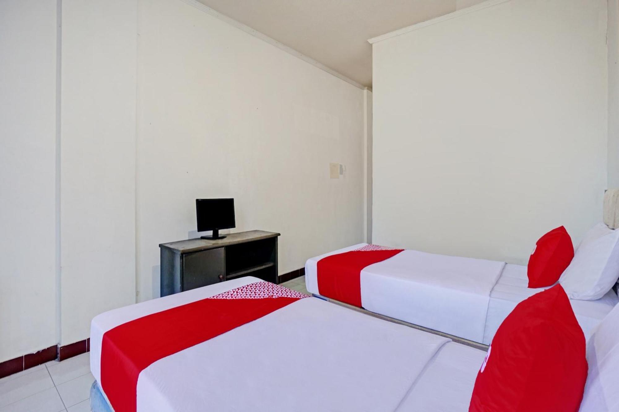 Oyo 90028 Hotel Victory バトゥ エクステリア 写真